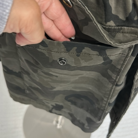 Driftwood Embroidered Camouflage Hooded Anorak - Picture 7 of 11